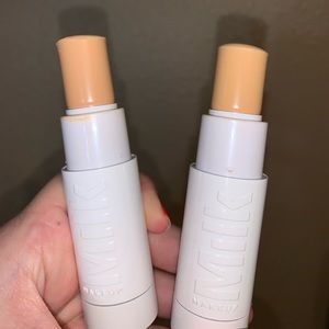MILK FLEX STICK FOUNDATIONS LIGHT + LIGHT SAND